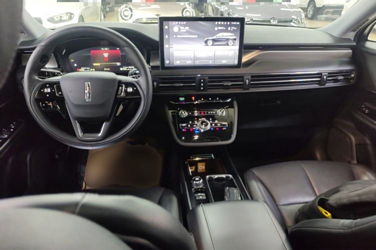 Used Lincoln Corsair 2022 2.0T Two-Wheel Drive Deluxe Edition Center Console