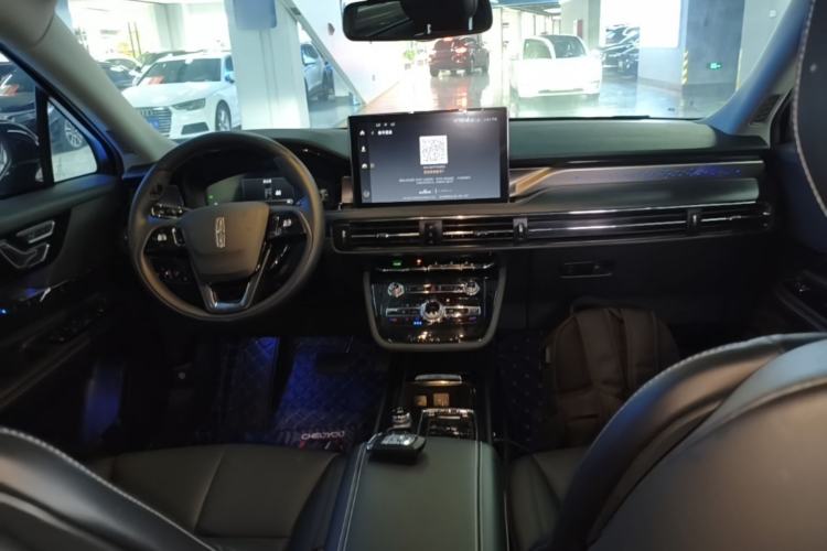 Used Lincoln Corsair 2022 2.0T Two-Wheel Drive Deluxe Edition Center Console