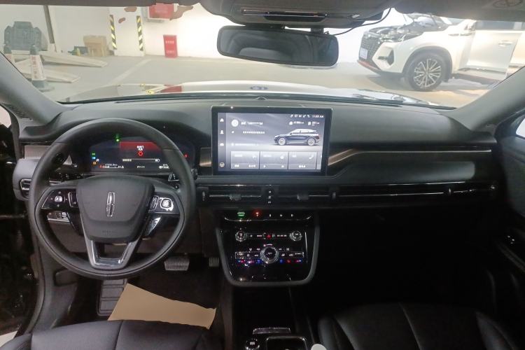 Used Lincoln Corsair 2022 Revised Version 2.0T Two-Wheel Drive Premium Edition Center Console