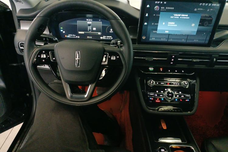 Used Lincoln Corsair 2022 2.0T Two-Wheel Drive Deluxe Edition Center Console