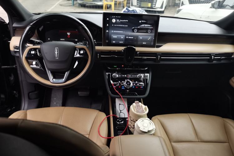 Used Lincoln Corsair 2022 2.0T Two-Wheel Drive Luxury Edition Center Console