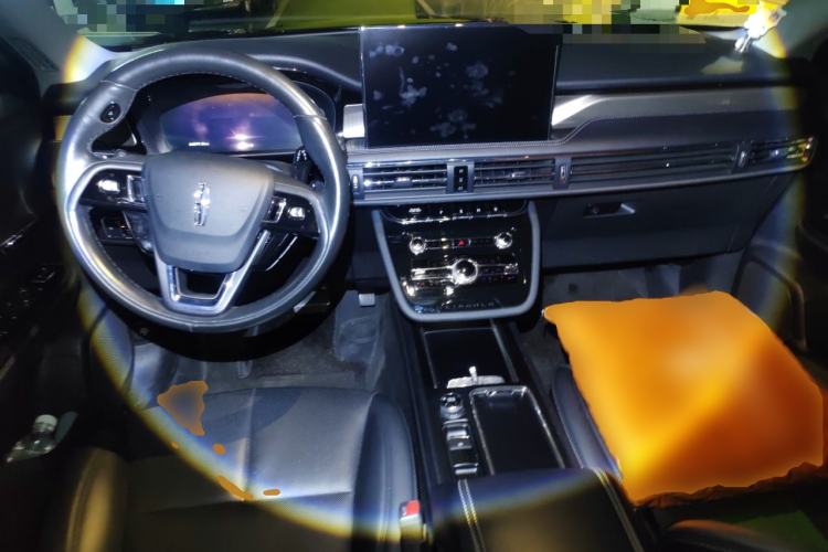 Used Lincoln Corsair 2022 Revised Version 2.0T Two-Wheel Drive Premium Edition Center Console