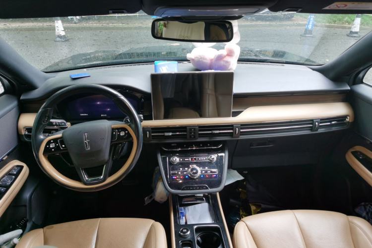 Used Lincoln Corsair 2022 2.0T Two-Wheel Drive Luxury Edition Center Console