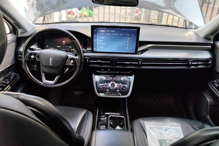 Used Lincoln Corsair 2022 2.0T Two-Wheel Drive Luxury Edition Center Console