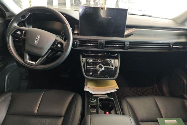 Used Lincoln Corsair 2022 2.0T Two-Wheel Drive Deluxe Edition Center Console