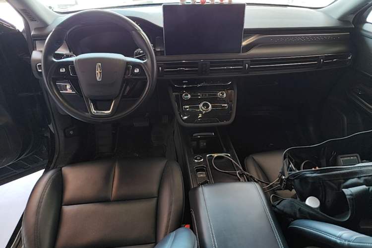 Used Lincoln Corsair 2022 2.0T Two-Wheel Drive Deluxe Edition Center Console