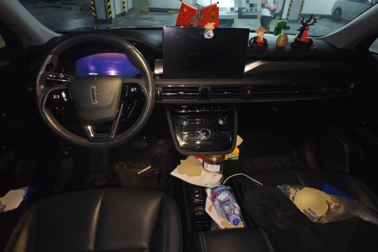 Used Lincoln Corsair 2022 2.0T Two-Wheel Drive Deluxe Edition Center Console