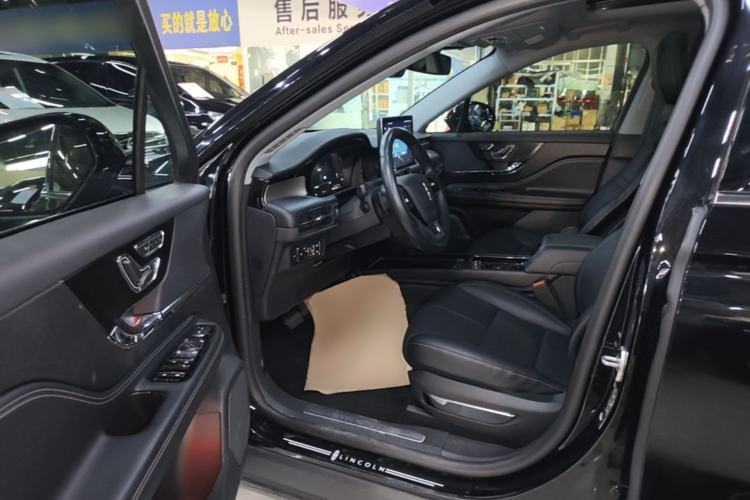 Used Lincoln Corsair 2022 2.0T Two-Wheel Drive Deluxe Edition Driver Seat