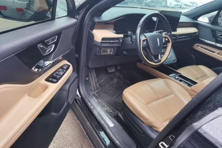 Used Lincoln Corsair 2022 2.0T Two-Wheel Drive Luxury Edition Driver Seat