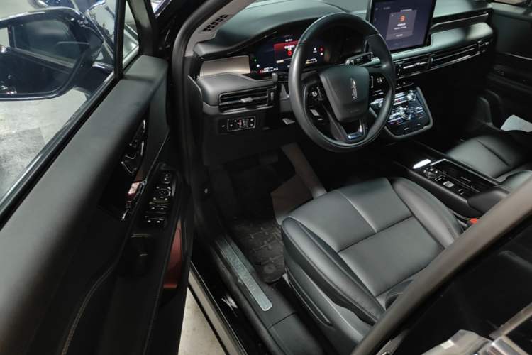 Used Lincoln Corsair 2022 2.0T Two-Wheel Drive Deluxe Edition Driver Seat