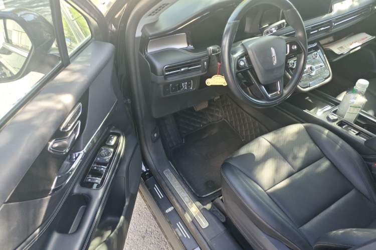 Used Lincoln Corsair 2022 2.0T Two-Wheel Drive Deluxe Edition Driver Seat