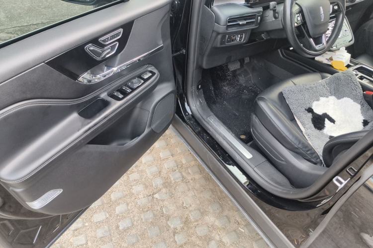 Used Lincoln Corsair 2022 2.0T Two-Wheel Drive Deluxe Edition Driver Seat
