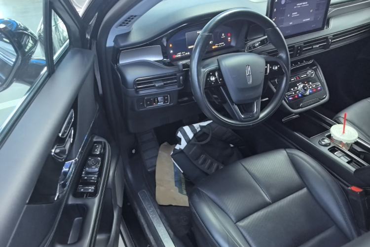 Used Lincoln Corsair 2022 2.0T Two-Wheel Drive Deluxe Edition Driver Seat