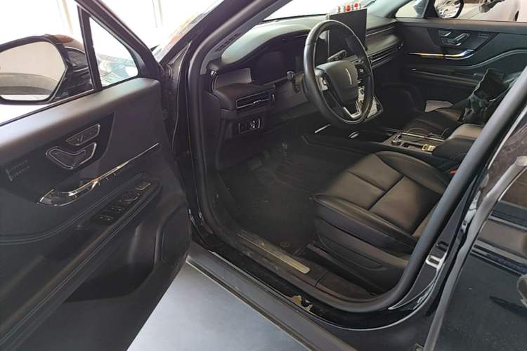 Used Lincoln Corsair 2022 2.0T Two-Wheel Drive Deluxe Edition Driver Seat