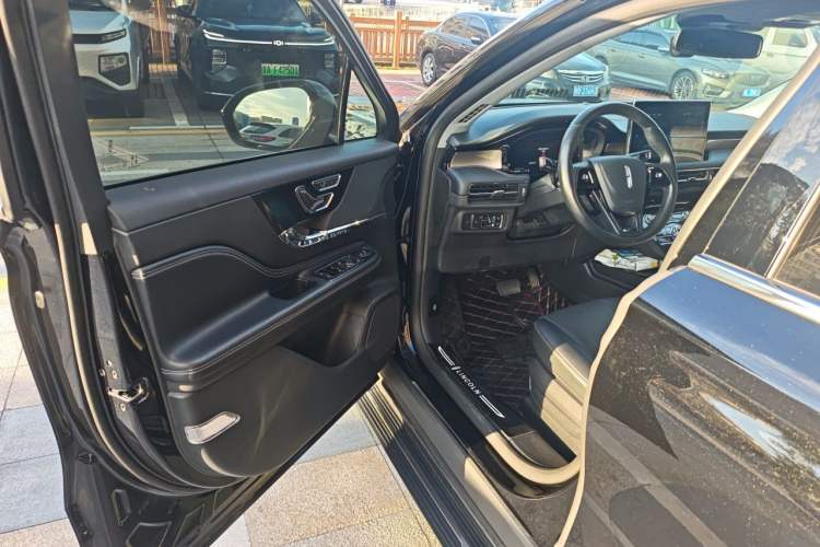 Used Lincoln Corsair 2022 Revised Version 2.0T Two-Wheel Drive Premium Edition Driver Seat
