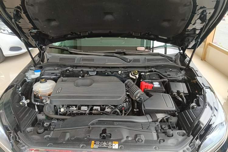 Used Lincoln Corsair 2022 Revised Version 2.0T Two-Wheel Drive Premium Edition Engine Bay