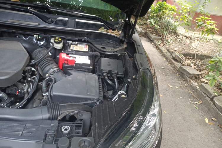 Used Lincoln Corsair 2022 2.0T Two-Wheel Drive Luxury Edition Engine Bay Left