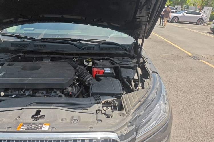 Used Lincoln Corsair 2022 2.0T Two-Wheel Drive Luxury Edition Engine Bay Left