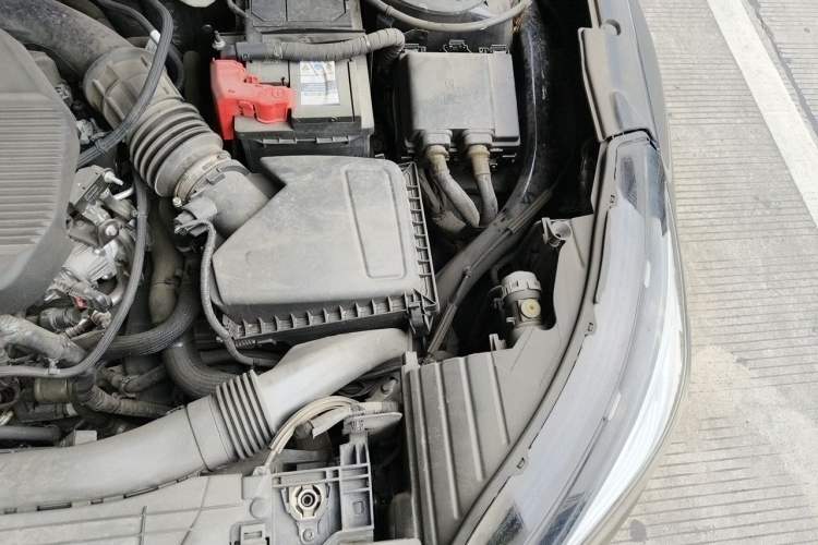 Used Lincoln Corsair 2022 Revised Version 2.0T Two-Wheel Drive Luxury Edition Engine Bay Left