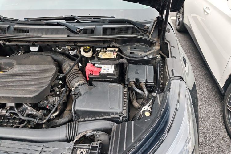 Used Lincoln Corsair 2022 2.0T Two-Wheel Drive Luxury Edition Engine Bay Left