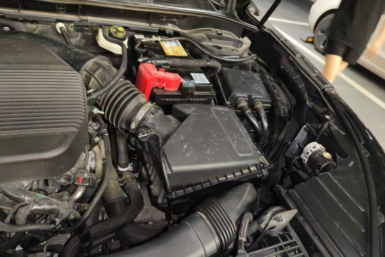 Used Lincoln Corsair 2022 2.0T Two-Wheel Drive Luxury Edition Engine Bay Left