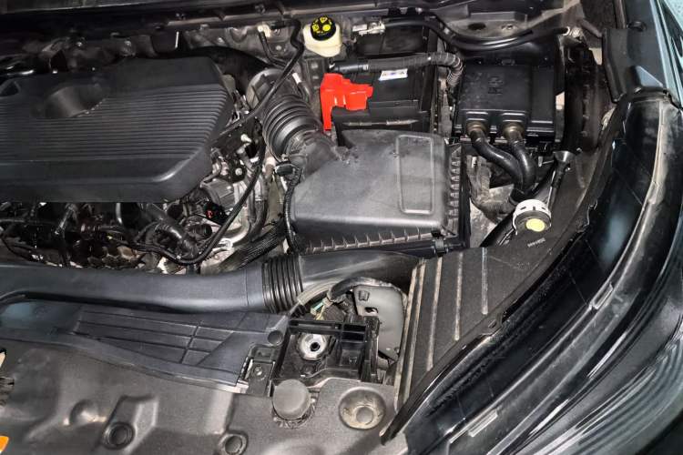 Used Lincoln Corsair 2022 2.0T Two-Wheel Drive Deluxe Edition Engine Bay Left