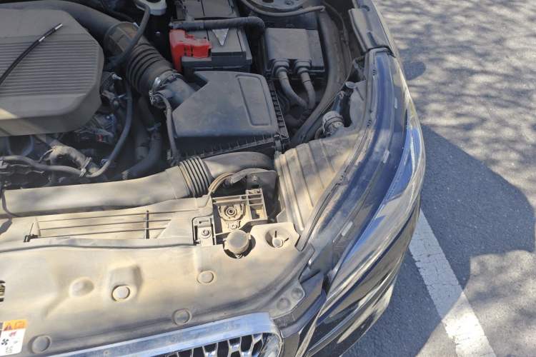 Used Lincoln Corsair 2022 2.0T Two-Wheel Drive Deluxe Edition Engine Bay Left