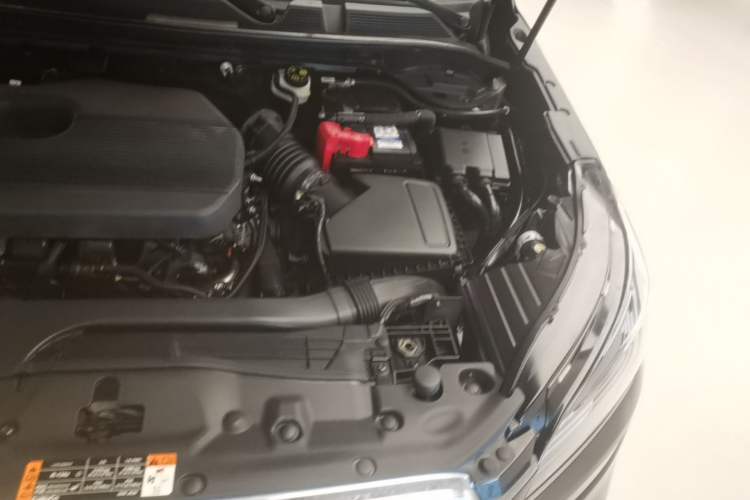 Used Lincoln Corsair 2022 Revised Version 2.0T Two-Wheel Drive Premium Edition Engine Bay Left