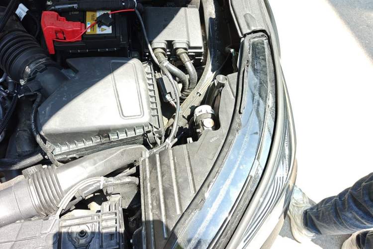 Used Lincoln Corsair 2022 Revised Version 2.0T Two-Wheel Drive Luxury Edition Engine Bay Left
