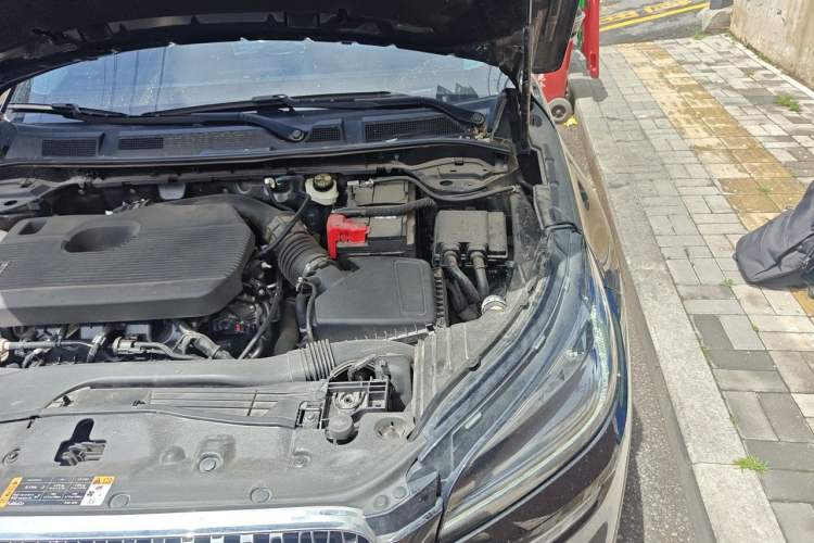 Used Lincoln Corsair 2022 2.0T Two-Wheel Drive Deluxe Edition Engine Bay Left