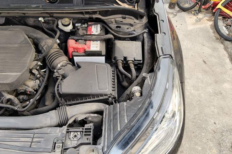 Used Lincoln Corsair 2022 2.0T Two-Wheel Drive Luxury Edition Engine Bay Left