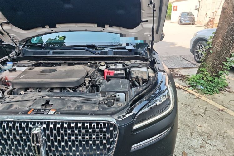 Used Lincoln Corsair 2022 2.0T Two-Wheel Drive Deluxe Edition Engine Bay Left