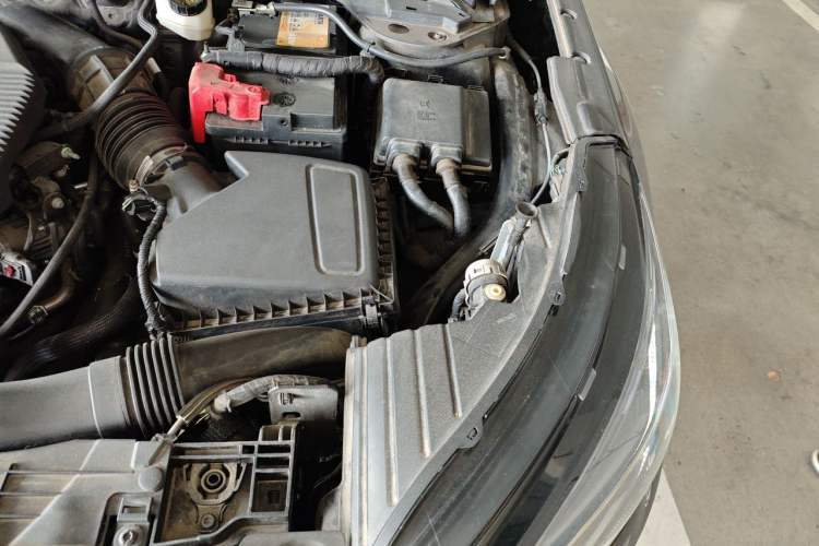 Used Lincoln Corsair 2022 2.0T Two-Wheel Drive Deluxe Edition Engine Bay Left