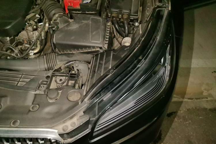 Used Lincoln Corsair 2022 2.0T Two-Wheel Drive Deluxe Edition Engine Bay Left