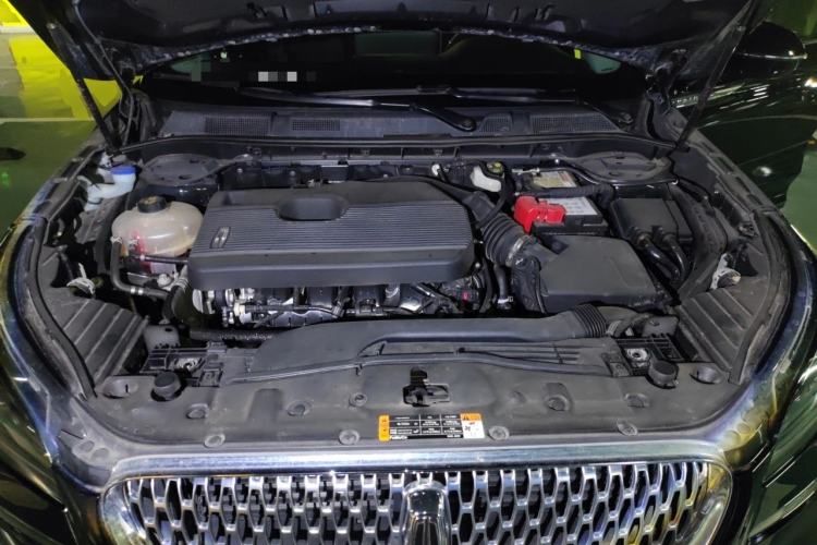 Used Lincoln Corsair 2022 Revised Version 2.0T Two-Wheel Drive Premium Edition Engine Bay