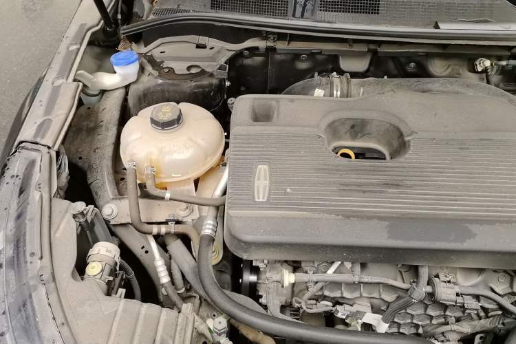 Used Lincoln Corsair 2022 2.0T Two-Wheel Drive Deluxe Edition Engine Bay Right