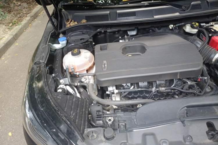 Used Lincoln Corsair 2022 2.0T Two-Wheel Drive Luxury Edition Engine Bay Right