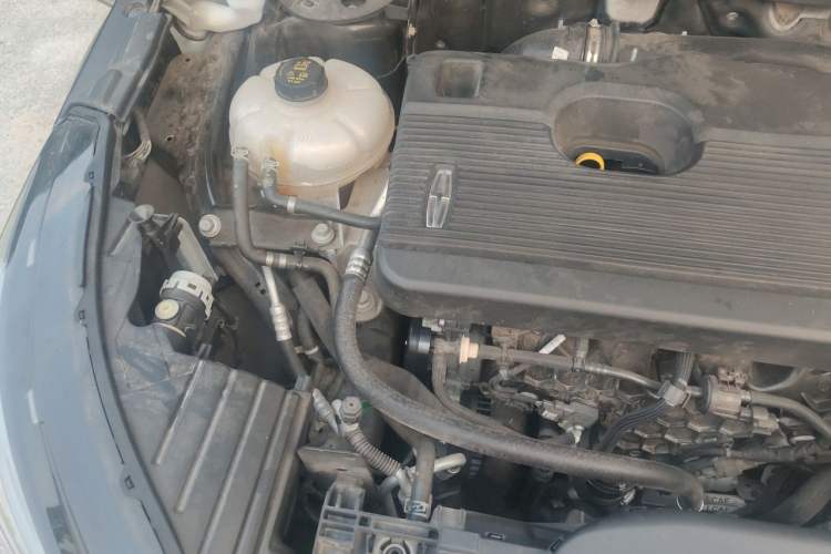Used Lincoln Corsair 2022 Revised Version 2.0T Two-Wheel Drive Premium Edition Engine Bay Right