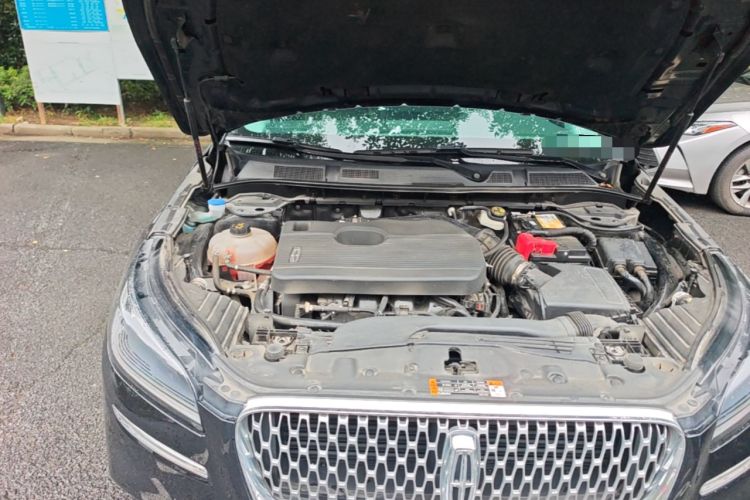 Used Lincoln Corsair 2022 2.0T Two-Wheel Drive Deluxe Edition Engine Bay Right