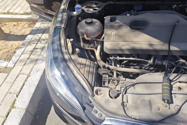 Used Lincoln Corsair 2022 2.0T Two-Wheel Drive Deluxe Edition Engine Bay Right