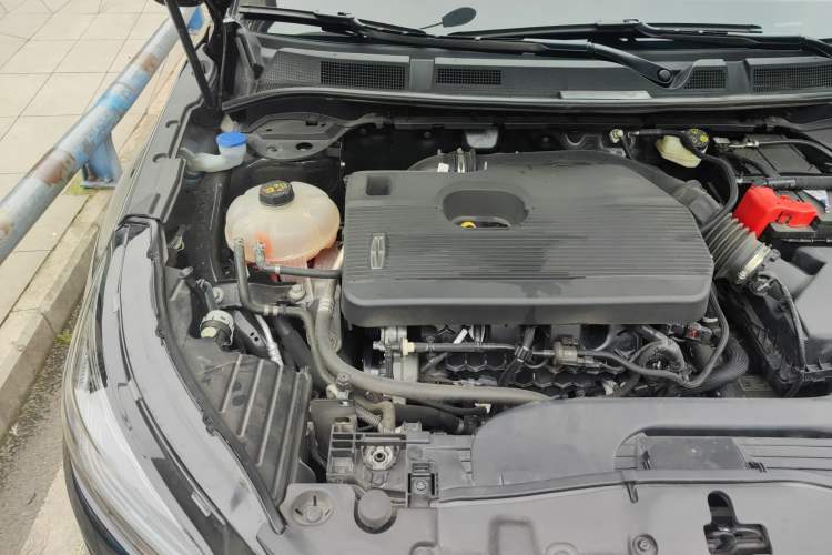 Used Lincoln Corsair 2022 2.0T Two-Wheel Drive Luxury Edition Engine Bay Right