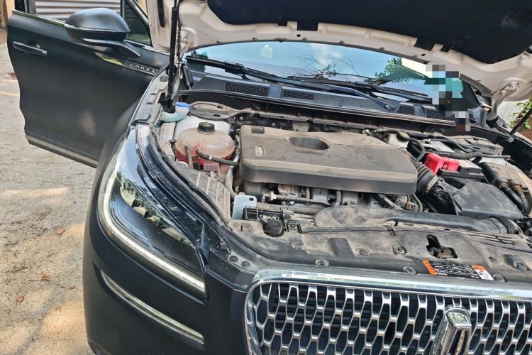 Used Lincoln Corsair 2022 2.0T Two-Wheel Drive Deluxe Edition Engine Bay Right