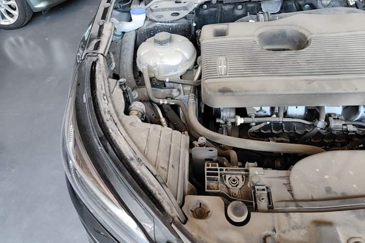 Used Lincoln Corsair 2022 2.0T Two-Wheel Drive Deluxe Edition Engine Bay Right