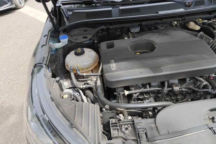 Used Lincoln Corsair 2022 Revised Version 2.0T Two-Wheel Drive Premium Edition Engine Bay Right
