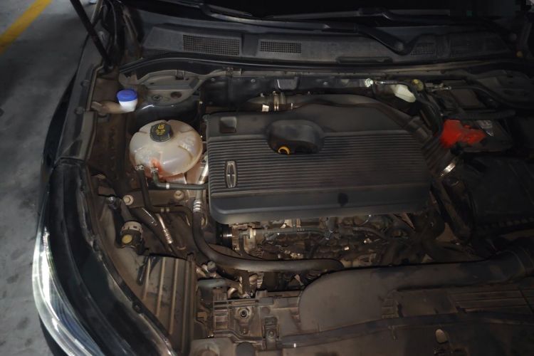 Used Lincoln Corsair 2022 2.0T Two-Wheel Drive Deluxe Edition Engine Bay Right