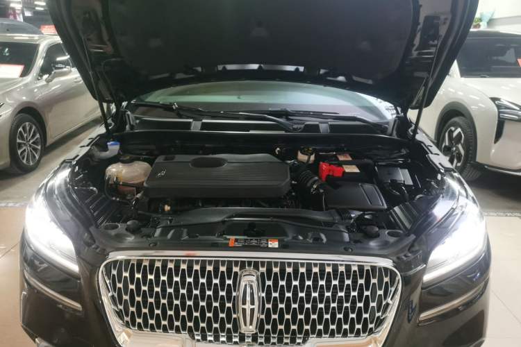 Used Lincoln Corsair 2022 Revised Version 2.0T Two-Wheel Drive Luxury Edition Engine Bay