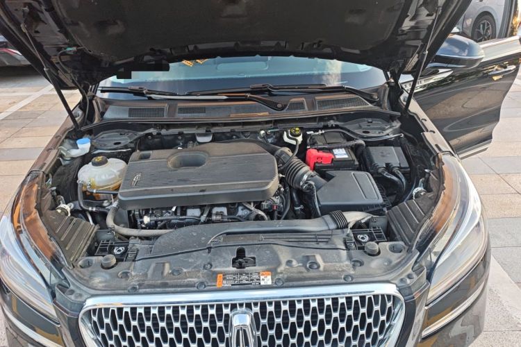 Used Lincoln Corsair 2022 Revised Version 2.0T Two-Wheel Drive Premium Edition Engine Bay