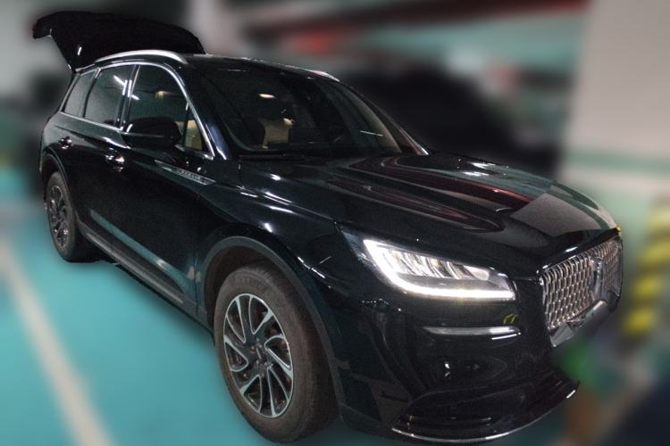 Used Lincoln Corsair 2022 Revised Version 2.0T Two-Wheel Drive Premium Edition Front Right 45 Deg