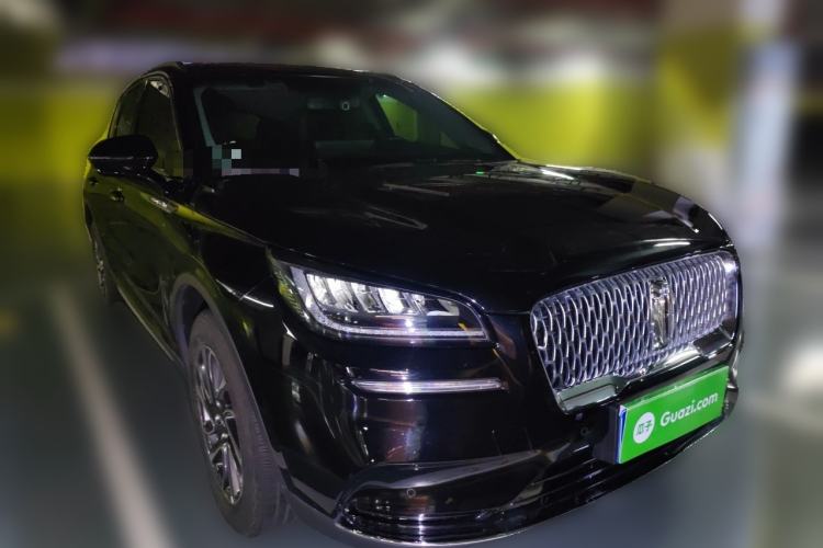 Used Lincoln Corsair 2022 Revised Version 2.0T Two-Wheel Drive Premium Edition Front Right 45 Deg