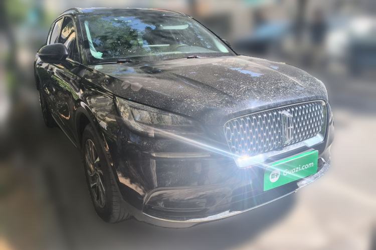 Used Lincoln Corsair 2022 Revised Version 2.0T Two-Wheel Drive Premium Edition Front Right 45 Deg